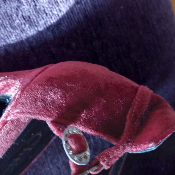 CHRISTIAN DIOR PARIS DEEP RED VELVET PUMPS HEELS ITALY 37.5 US 7.5 - Picture 14 of 16